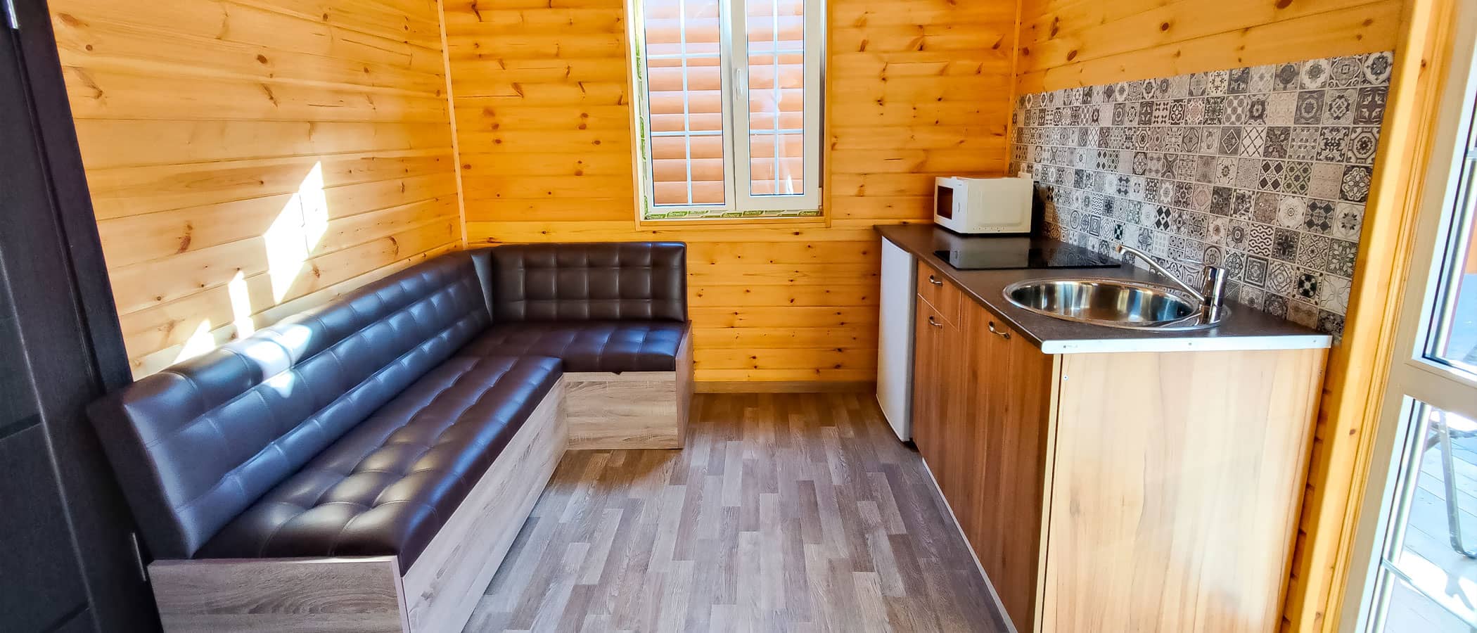 Отдельно стоящий дом до 6-и человек с четырьмя кроватями