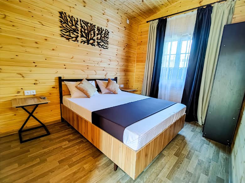 Отдельно стоящий дом до 6-и человек с четырьмя кроватями