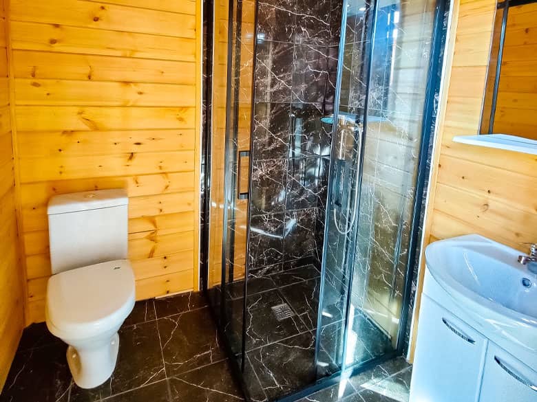 Отдельно стоящий дом до 6-и человек с четырьмя кроватями