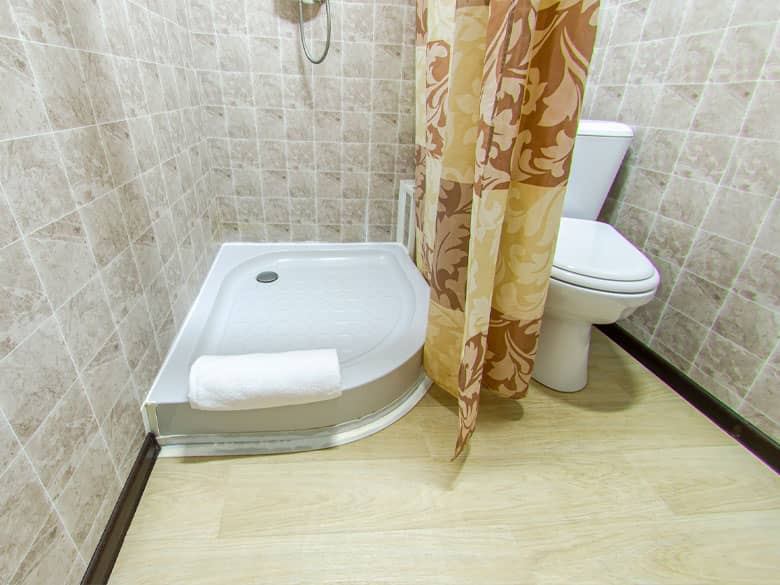 Стандарт 6-и местный с тремя кроватями