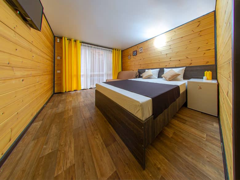 Стандарт 6-и местный с тремя кроватями