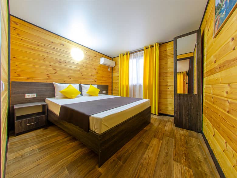 Стандарт 6-и местный с тремя кроватями