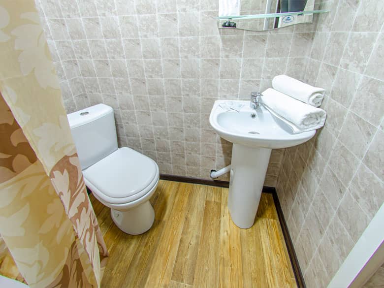 Стандарт 6-и местный с тремя кроватями