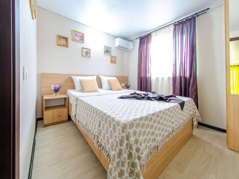 Стандарт 6-и местный с тремя кроватями