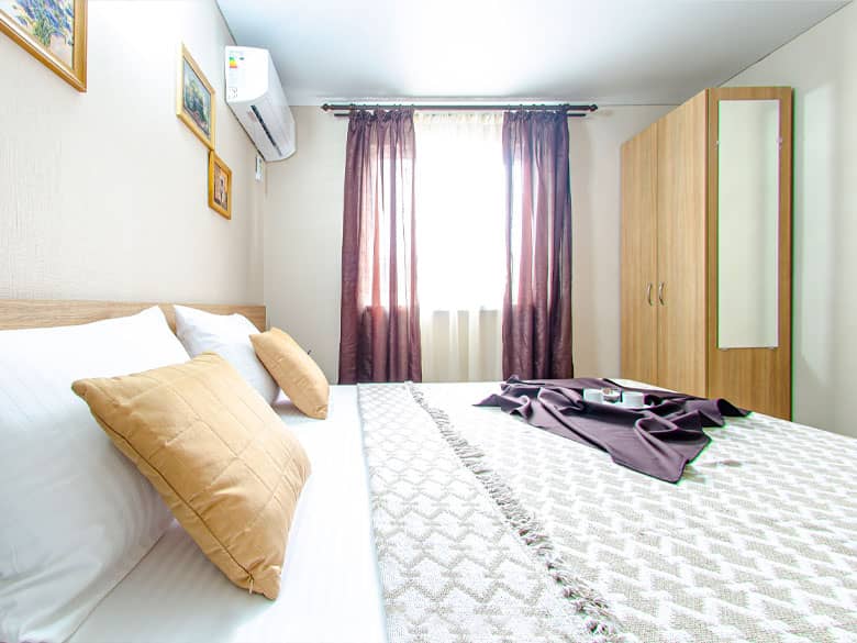 Стандарт 6-и местный с тремя кроватями