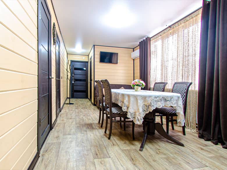 Дом 8-и местный с пятью кроватями